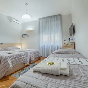 162 Bed & Breakfast
